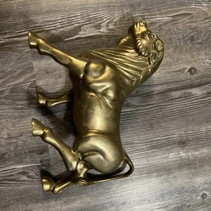 Vintage brass bull heavy 4lb 9. Oz art home decor hard to find solid decorative - Picture 1 of 5