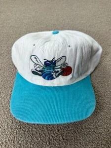 Charlotte Hornets Sombrero Pana Camionero Snapback Gorra Jersey Blanco Chaqueta De Colección - Imagen 1 de 7