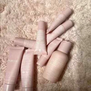 Hydrating Skincare Set - Pink - Picture 1 of 11