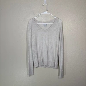 Athleta Sunrise V Neck Sweatshirt Size Small Light Gray Thumbholes Scoop Neck - Picture 1 of 5