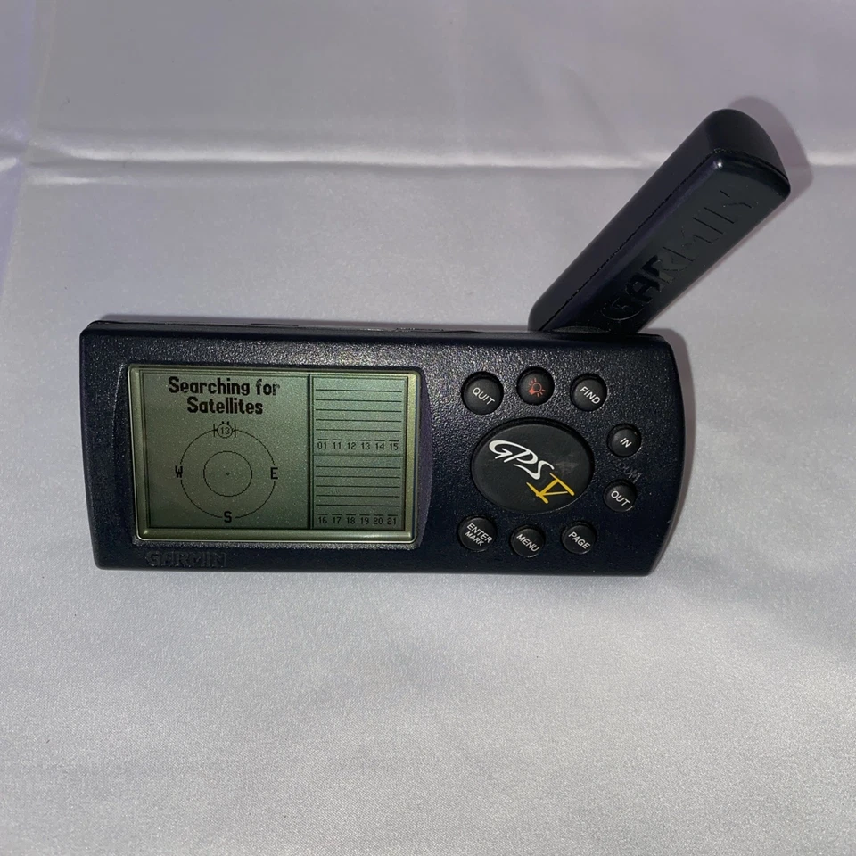 Garmin GPS V Personal Navigator Damaged Batt Door Working for Parts or Repair - Image 1 of 4