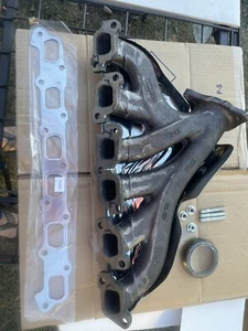 Dorman Exhaust Manifold Kit 674-869 For Chevrolet / GMC / Isuzu. - Picture 1 of 14