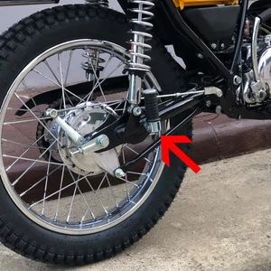 PASSENGER FOOTREST FOOT PEGE REAR LR YAMAHA DT DT100 DT125 DT175 DT250 DT400 - Picture 1 of 7