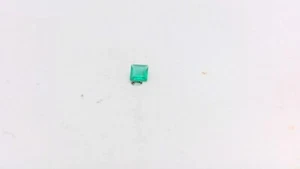 0.09ct Loose Princess Cut Lab Created Emerald Gemstone 2.5 x 2.5 mm - Picture 1 of 4