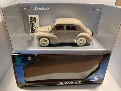 Prestige Solido 1:18 Scale Renault 4 CV Berline Diecast Model Car - Image 1 of 4