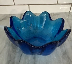 Blenko Vintage MCM Electric Blue Glass 8 Petal Lotus Bowl 5.5" Diameter - Picture 1 of 14