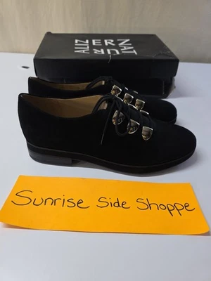 Zapatos para mujer Naturalizer Liam negros con cordones de gamuza detalles dorados talla 8 W nuevos en caja  Foto 1 de 4