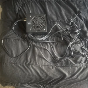 EVGA 750 Watt Modular Power Supply With Cables - Picture 1 of 4
