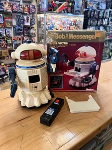 1986 BOB THE MESSENGER ROBOT RADIO CONTROL COMPLETE WITH BOX NOT WORKING - Picture 1 of 16