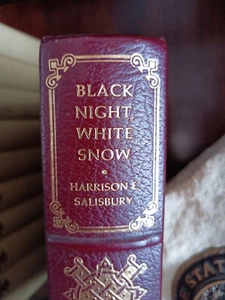 Franklin Library_BLACK NIGHT WHITE SNOW_Harrison Salisbury_1977_Very Good - Bild 1 von 11