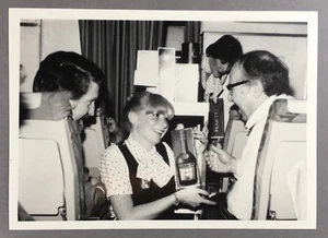 BRITANNIA AIRWAYS DUTY FREE CABIN CREW PRESS PHOTO STEWARDESS - Picture 1 of 2