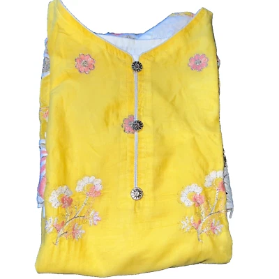 Camisas de algodón para niñas | Colección de verano venta de primer plano todo por menos de $ 15. Foto 1 de 4