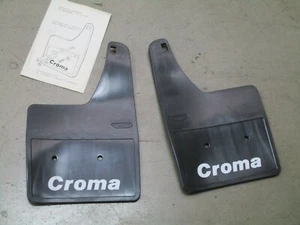 PAAR ACHSSCHENKEL - SPRITZSCHUTZ HINTEN FIAT CROMA - VON 85 BIS 96 - NEU  - Bild 1 von 1