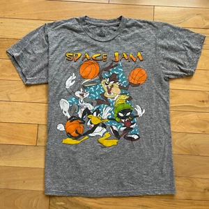 Space Jam Women’s Small T-Shirt Tune Squad Taz Bugs Daffy Marvin Martian - Picture 1 of 6