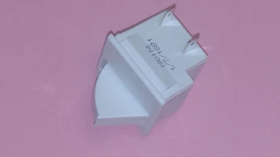 INTERRUTTORE PULSANTE LUCE FRIGORIFERO ARISTON INDESIT C00032387 - Immagine 1 di 2