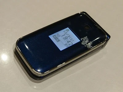 Teléfono Fujitsu Docomo Raku F-10A Azul Marino Comunicación Confirmado Japonés Teléfono Abatible Foto 1 de 3