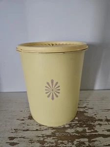 Einzelner Vintage Tupperware Gelbgold Kunststoff Kanister Gänseblümchen Logo Deckel 7,5" - Bild 1 von 5