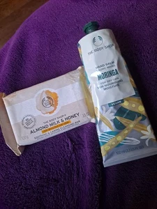 The Body Shop Moringa Hand Balm Dry Skin 100ml Almond Milk & Honey Cleansing Bar - Picture 1 of 12