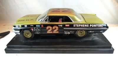 1:18 Ertl 1962 Stephens Pontiac Catalina Fireball Roberts - Lot of wear - Image 1 of 4
