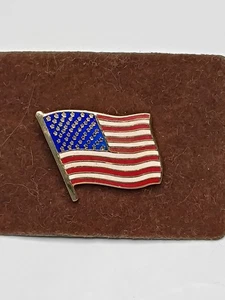 Vintage SWANK Gold Tone American Flag Tie Tack Pin Chain New Old Stock No Box - Picture 1 of 7