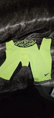 Medias de combate Nike Pro para hombre medianas de neón hipercálidas Dri Fit capa base de compresión Foto 1 de 4