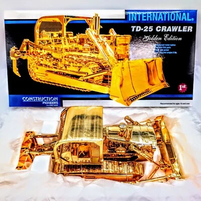 1/25 International TD-25 Crawler, Gold Edition MINT - Image 1 of 4