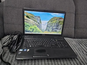 K104 Toshiba C670-165 17.3" Laptop Intel Pentium B950 2.10ghz 128gb Ssd Win 10 - Afbeelding 1 van 15