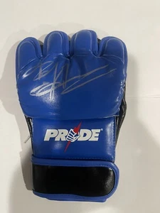 Guante Fedor Emelianenko Firmado Autografiado PRIDE Beckett BAJO AUTENTICIDAD b - Imagen 1 de 5