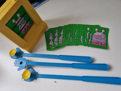 monster mash vintage game spare machine, cards, hands  parker brothers 1987 - Image 1 of 2