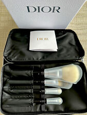 Juego de cepillos de maquillaje Dior en estuche compartimento Dior negro con doble cremallera