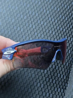 Oakley Radar Team EUA Marinha/Vermelho Apenas Arranhões e Armações Descascantes - Imagem 1 de 4