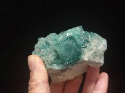 258g Grüner Fluorit, Naturstein, Heilstein, Rohstein, Mineralien, Deko - Bild 1 von 4