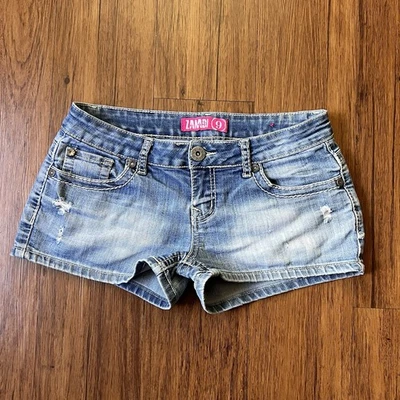 Shorts jeans Y2K anos 2000 tamanho 9 bordado cintura baixa elástico grunge mallcore hottie - Imagem 1 de 4