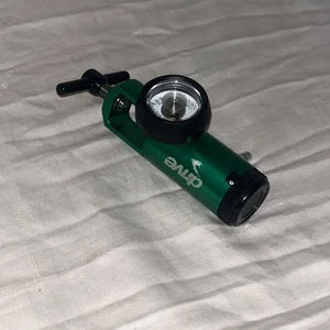 Drive Oxygen Regulator, Brass-Sleeved - Picture 1 of 6