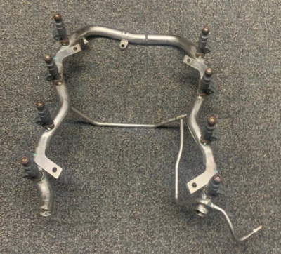 99-01 BMW 740IL RIEL DE INYECCIÓN DE COMBUSTIBLE CON INYECTORES 1437 443 USADO OEM Foto 1 de 4