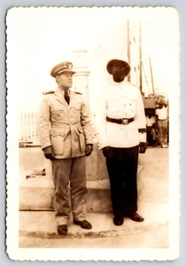 Foto Fund Vintage 1943 WWII schwarz Americana Soldat Uniform Krieg - Bild 1 von 2