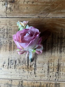 Handmade Rose Buttonholes - Picture 1 of 10