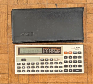 Casio PB-200 Personal Computer Calculator Vintage (TESTED, RARE, EXC) - Photo 1/4