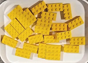 LEGO YELLOW BRICK LOT / SIZE 2x4 / QTY 25x / Part #3001 / Element #300124 - Picture 1 of 3