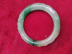 Exquisita colección de pulseras antiguas talladas en jade - Imagen 1 de 8