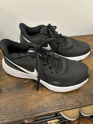 Size 6.5 - Nike Revolution 5 Anthracite W - Image 1 of 4