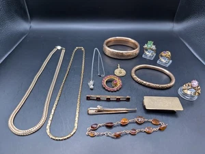 🔥 HUGE GOLD FILLED JEWELRY LOT ALL WEAR SIGNED VICTORIAN HEAVY BANGLES DESIGNER - Picture 1 of 24