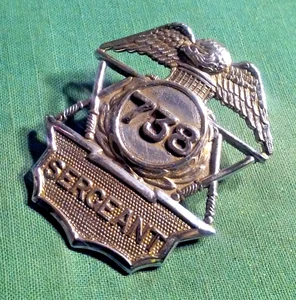 INSIGNIA de colección obsoleta águila policía o seguridad sargento #738 metal tono plateado - Imagen 1 de 3