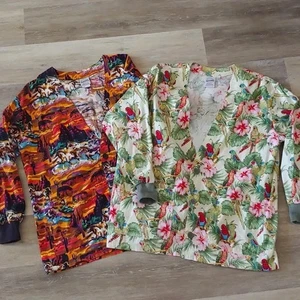 Lot Of 2 Smart S.C.R.U.B.S. Long Sleeve Buttons Pockets Horse Parrot Size L - Picture 1 of 13