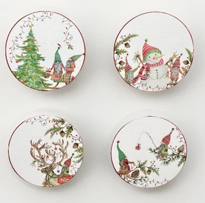 Pottery Barn Forest Gnome Christmas Salad Plates 4 Holiday - Bild 1 von 3