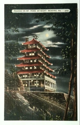 Pagoda postal de lino vintage en el monte. Penn Night Reading PA 1947 Foto 1 de 2