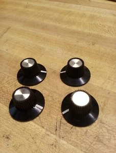 Manopole Amplificatore Radio Cappello Strega Generarico Spline Albero Senza Set Vite - Foto 1 di 4