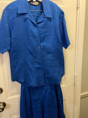 Conjunto de 2 piezas de top y falda azul con botones Alexander Campbell de colección cuello floral Foto 1 de 4