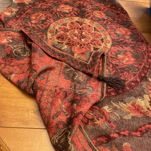 Chenille Throw Blanket 58x44" Red Floral Rayon/Cotton Blend Fabric Heavy Tassels - Picture 1 of 7