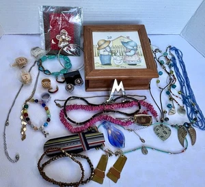 Joyero con Lote de Joyas 1lb 8oz De Colección Cerámica Madera Caja Joyería ¡y Más! - Imagen 1 de 23